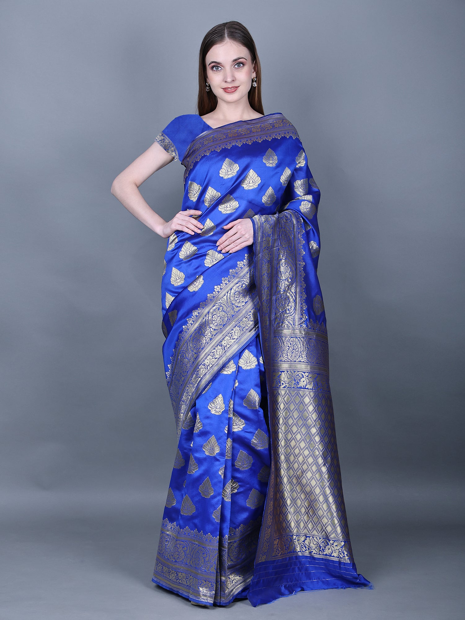 Celebrity Inspired Blue Saree With Unstitched Blouse for Big Ocassions
