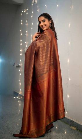Elegant jacquard silk saree