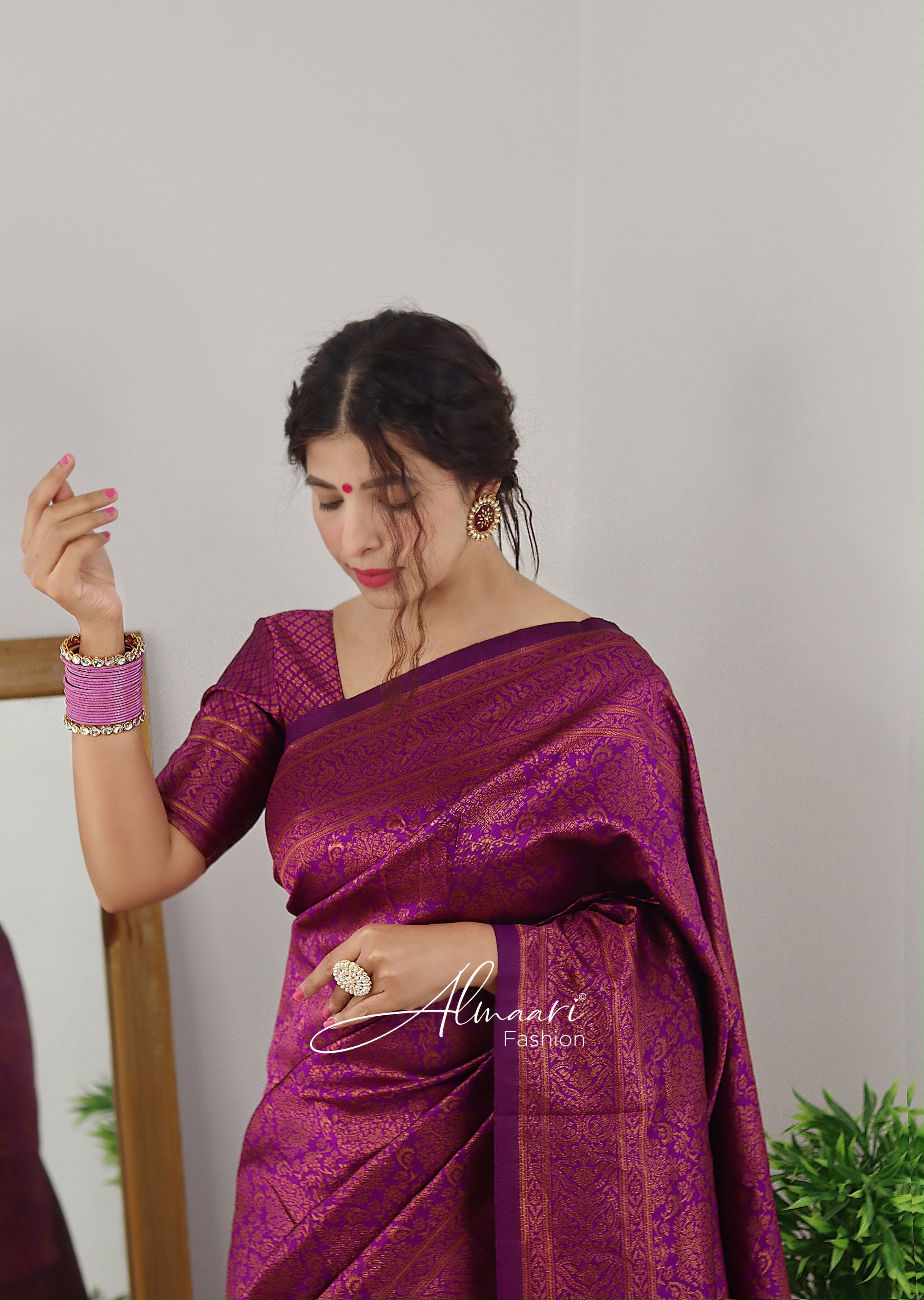 Kanjeevaram Silk Saree with Intricate Weaving