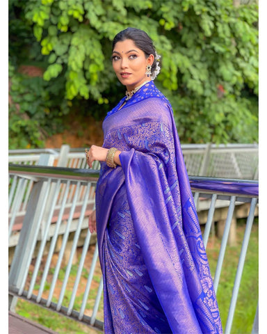 Graceful South Indian silk saree