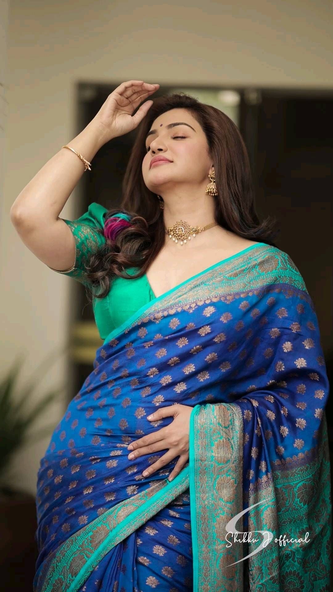 Elegant jacquard silk saree in pastel shades