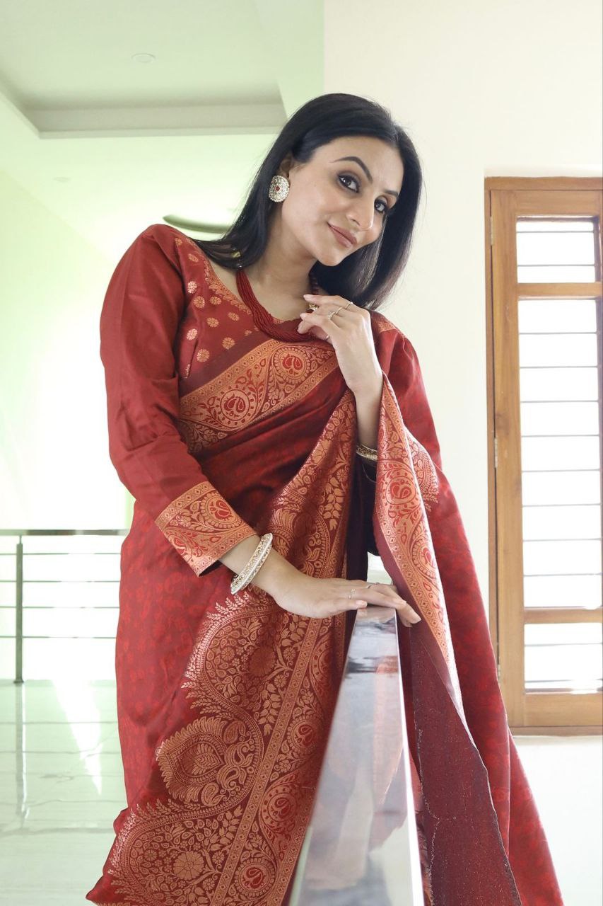 Elegant and Timeles Banarasi Silk Saree